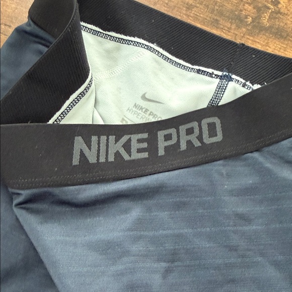 Nike Pro Hyperwarm Pink and Black Gradient Leggings - Picture 3 of 6